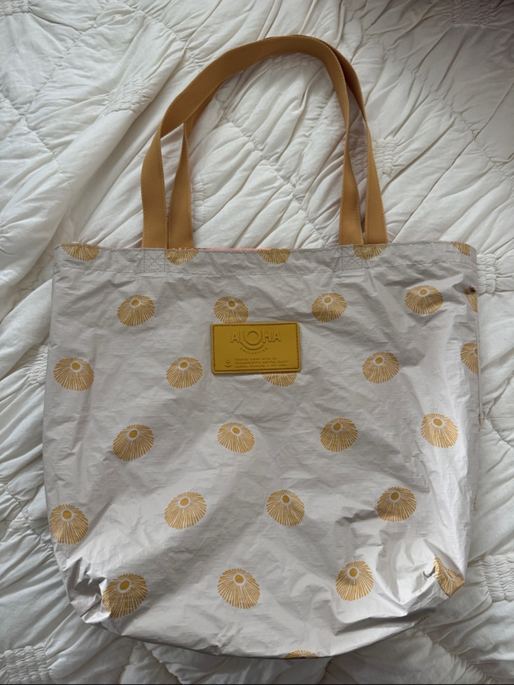 ALOHA Collection Big Show Opihi Dot Tote - Picture 6 of 7